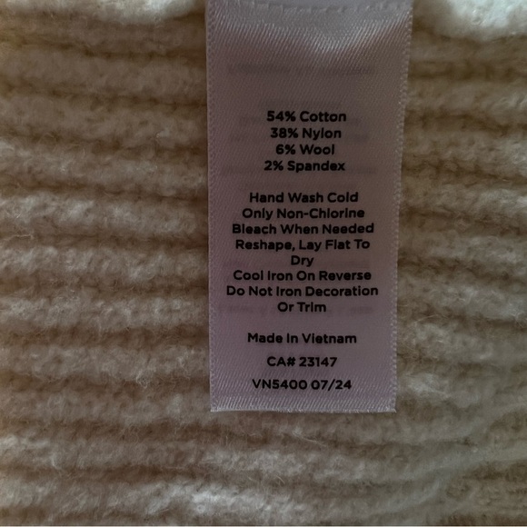 Talbot’s Cream Henley Jewel Button Sweater Size M - Picture 8 of 9